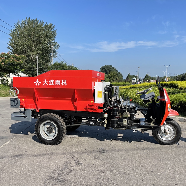 如何選擇適合農(nóng)場(chǎng)規(guī)模的大型牛羊糞撒糞車(chē)？